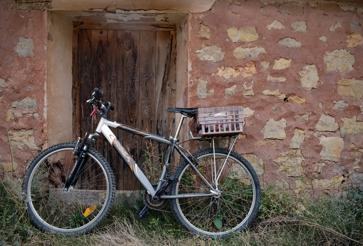 Albarracín Local Transport: Your Guide to Getting Around in 2025