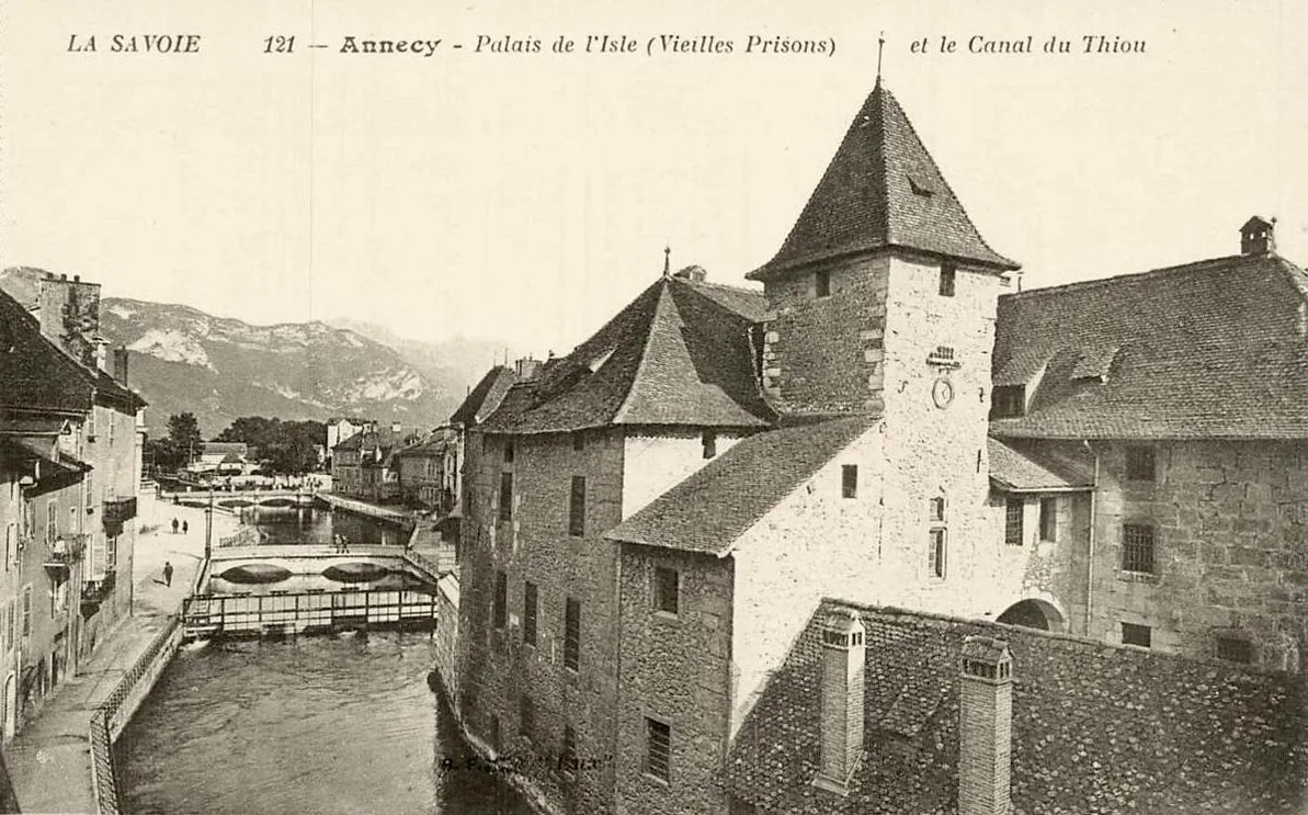 Parking near the old town canals of Annecy, France — 1