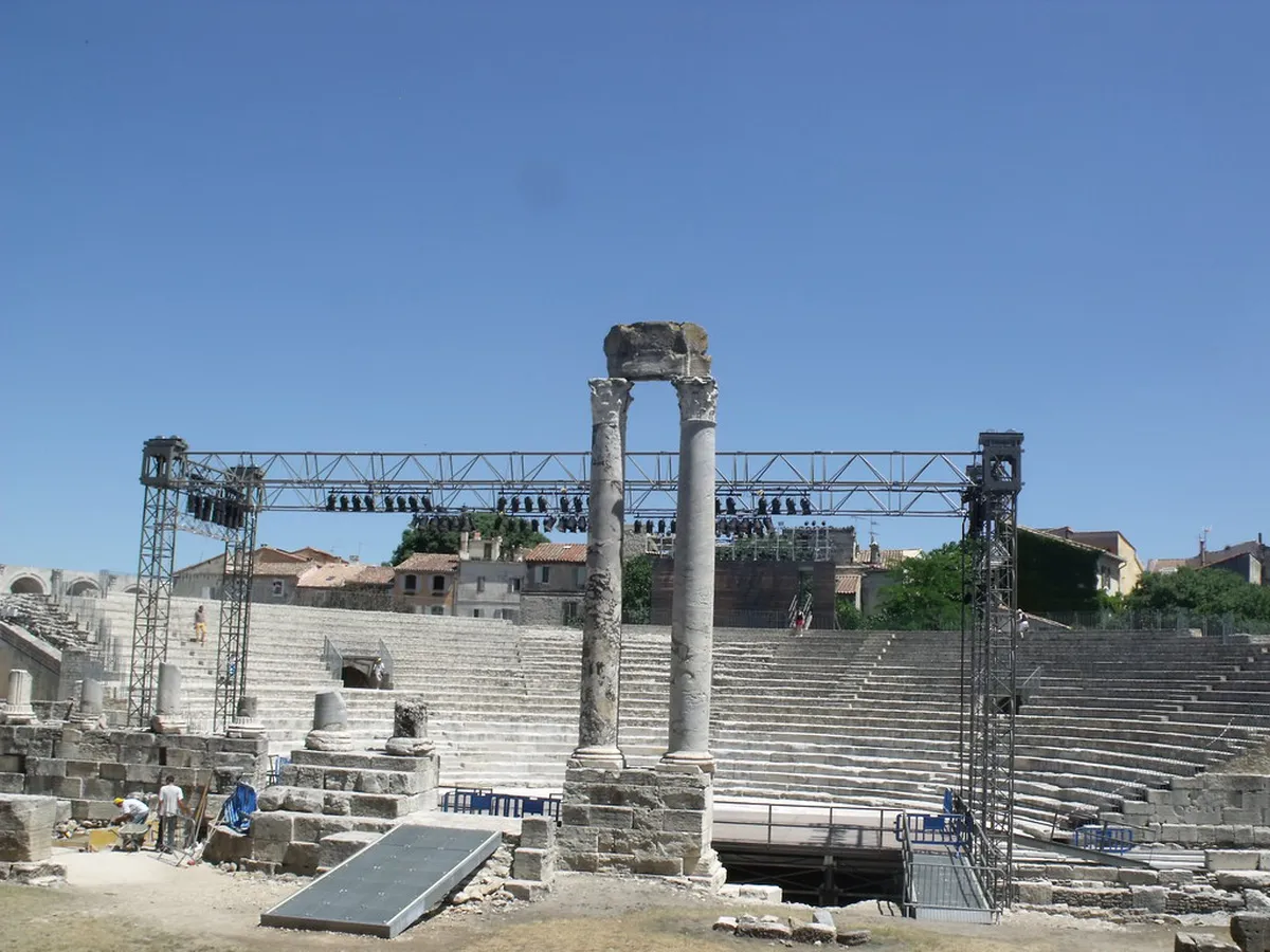 9 Must-See Sites on the Arles Roman Ruins List