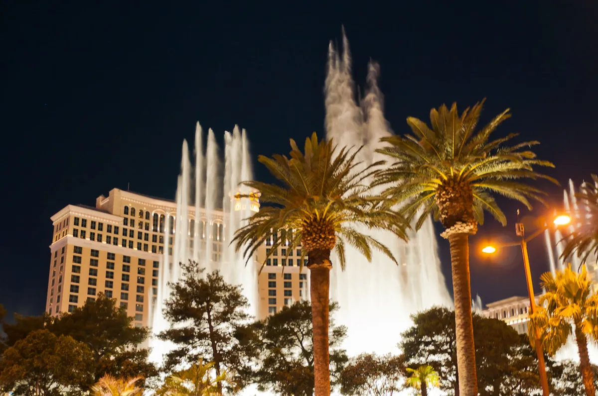 Bellagio Walking Tour Guide: Explore Lake Como's Pearl in 2025