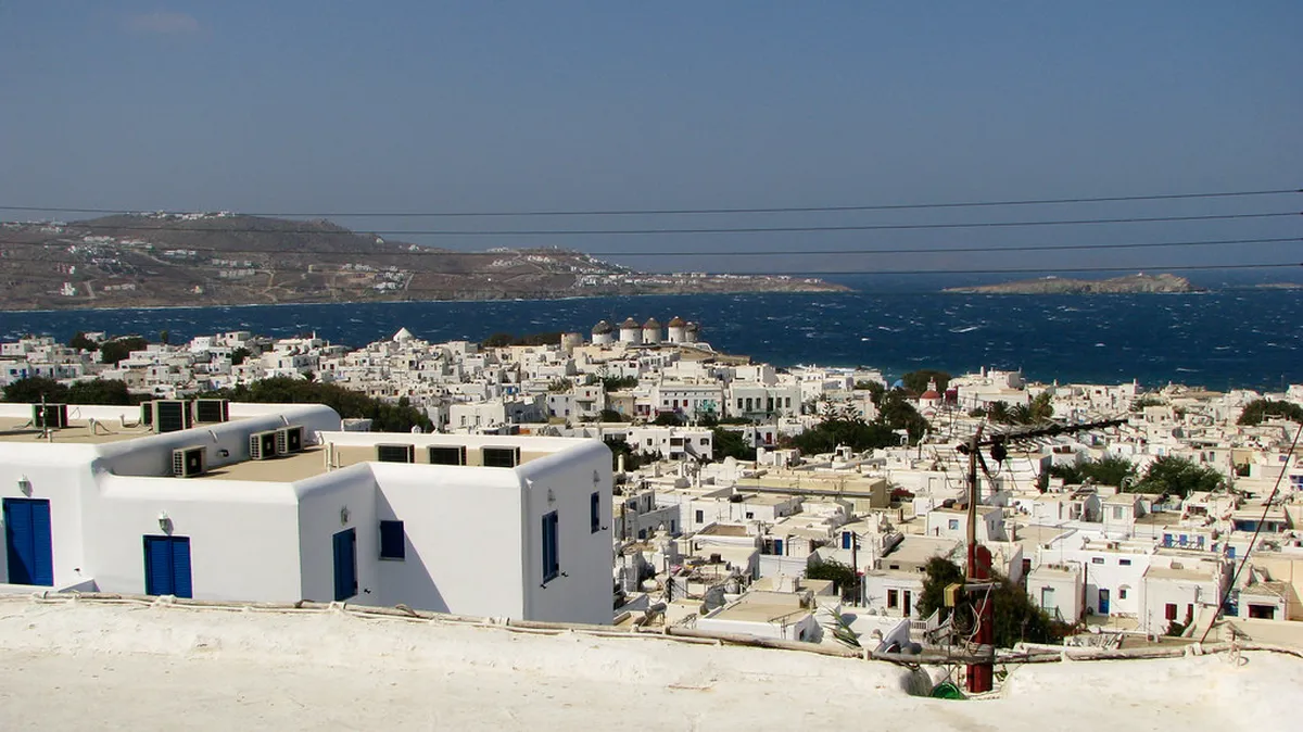 Discover the Best Hora Mykonos Beaches in 2025