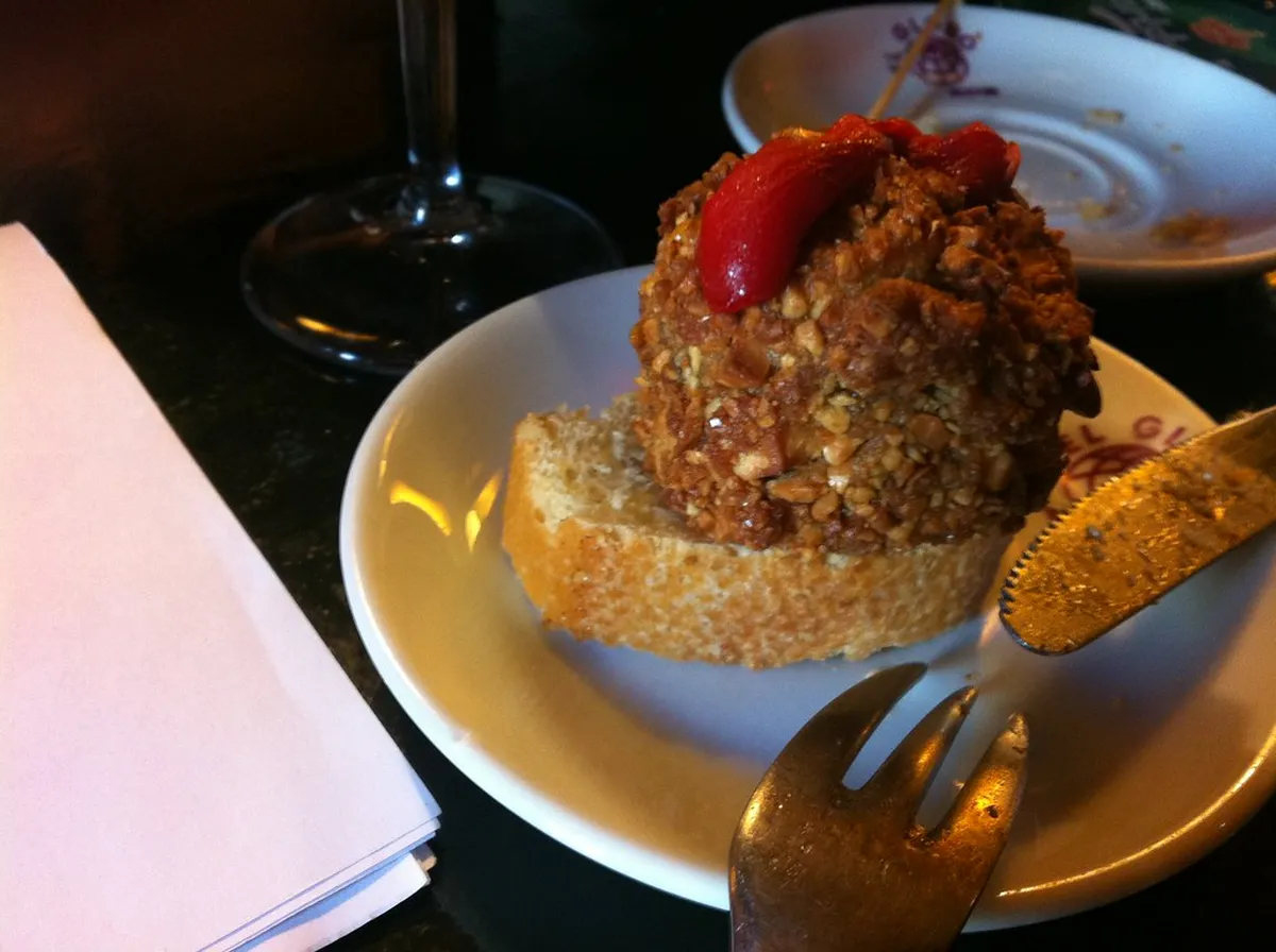 Best Pintxos Bilbao Guide 2025: Top Bars & Eating Tips