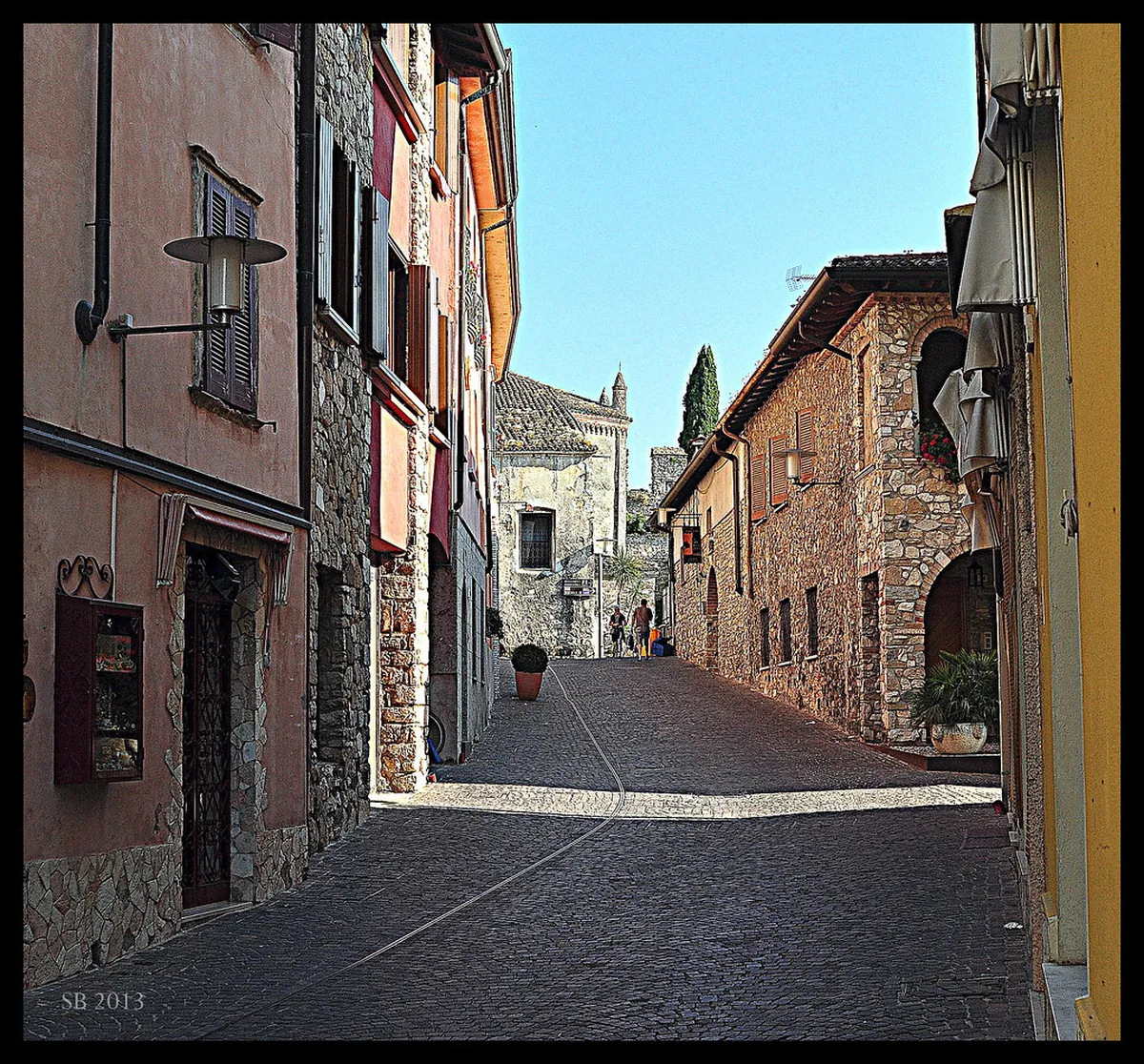 Best Sirmione Gelato Spots: Top Scoops for 2025