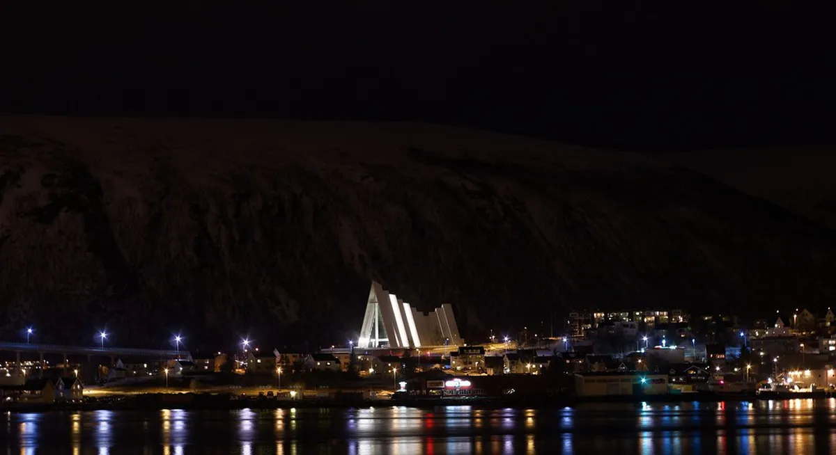 Best Time to Visit Tromsø 2025: Northern Lights & More