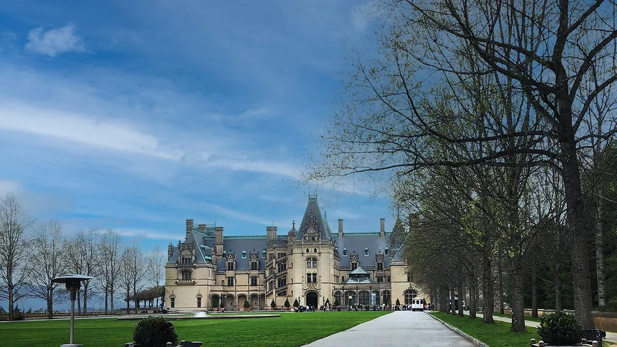 Blois Walking Tour Route 2025: Discover Royal History