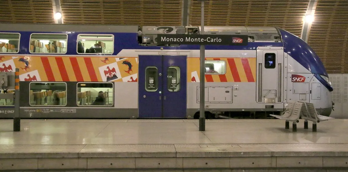 Cannes Local Transport Guide 2025: Get Around Easily