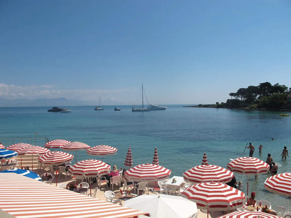 Plage de la Garoupe Antibes beach
