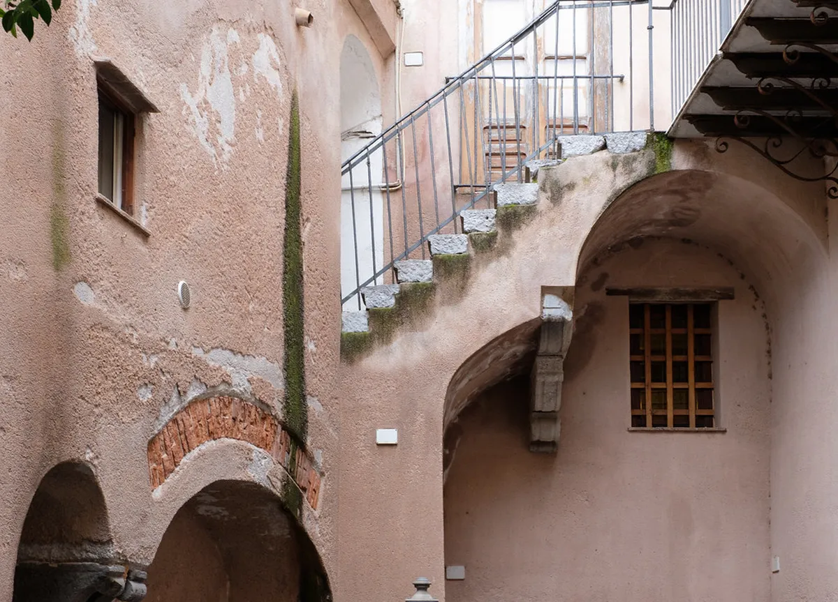 Cefalù Local Transport Tips: Getting Around This Sicilian Gem