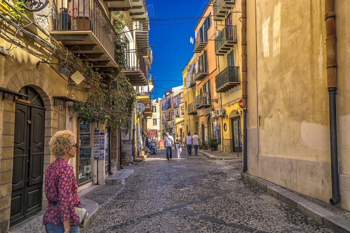 Cefalù Old Town Guide: Explore History & Charm in 2025