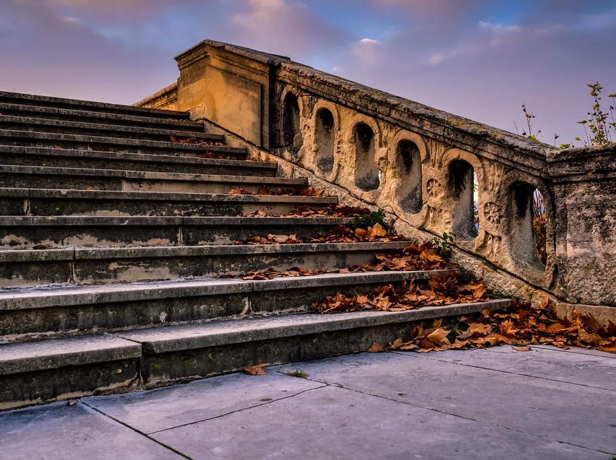 10 Best Tips for Climbing the Montpellier Arc de Triomphe – itinerary guide