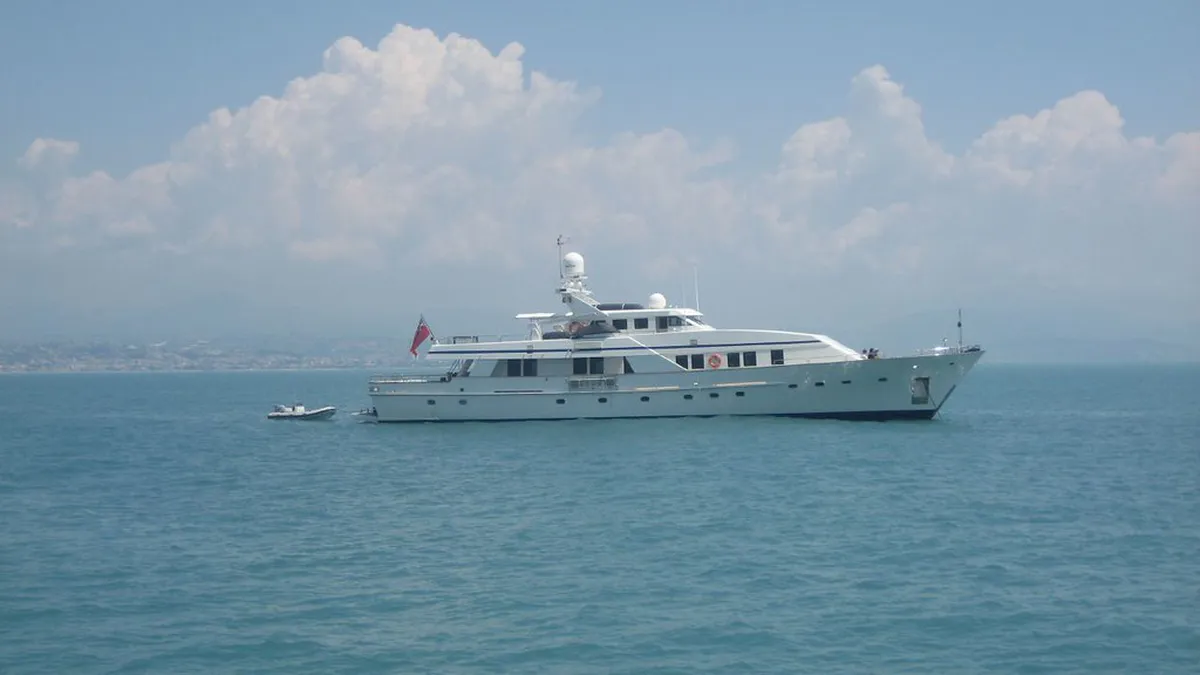 Ferry from Nice to St-Tropez Guide: Best Way to Travel