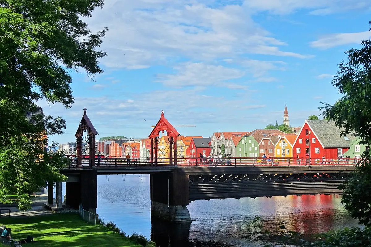 Gamle Bybro's Unique Architectural Design in Trondheim
