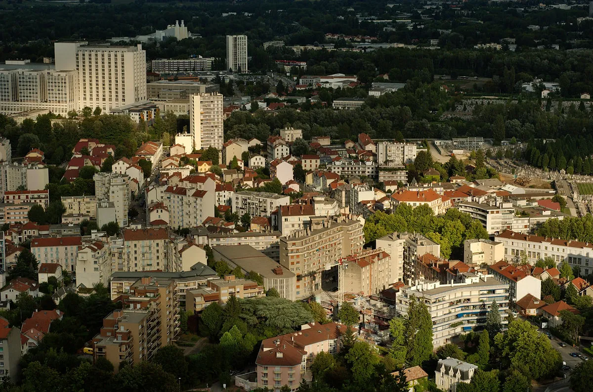 Getting Around Grenoble City: Your 2025 Transport Guide