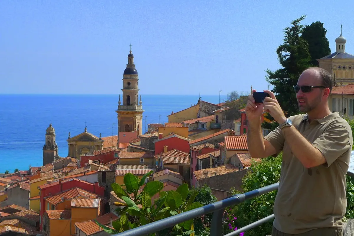 Your Ultimate Getting Around Menton Guide for 2025
