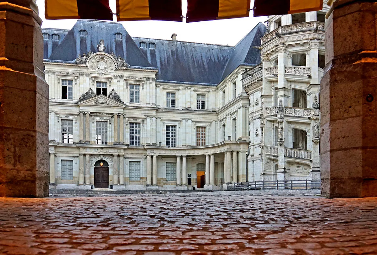 Getting Around Reims: Your 2025 Transportation Guide