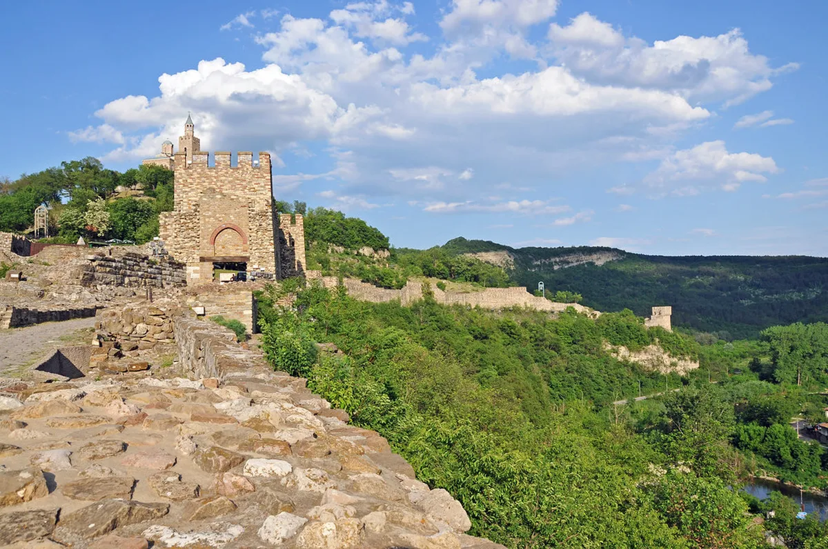 Getting Around Veliko Târnovo: Your Ultimate 2025 Guide