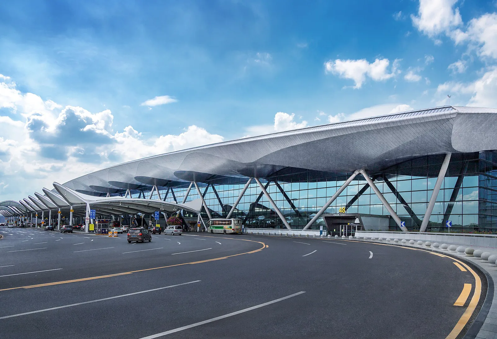 Guangzhou Baiyun Airport: Terminals & City Transfers (2026)