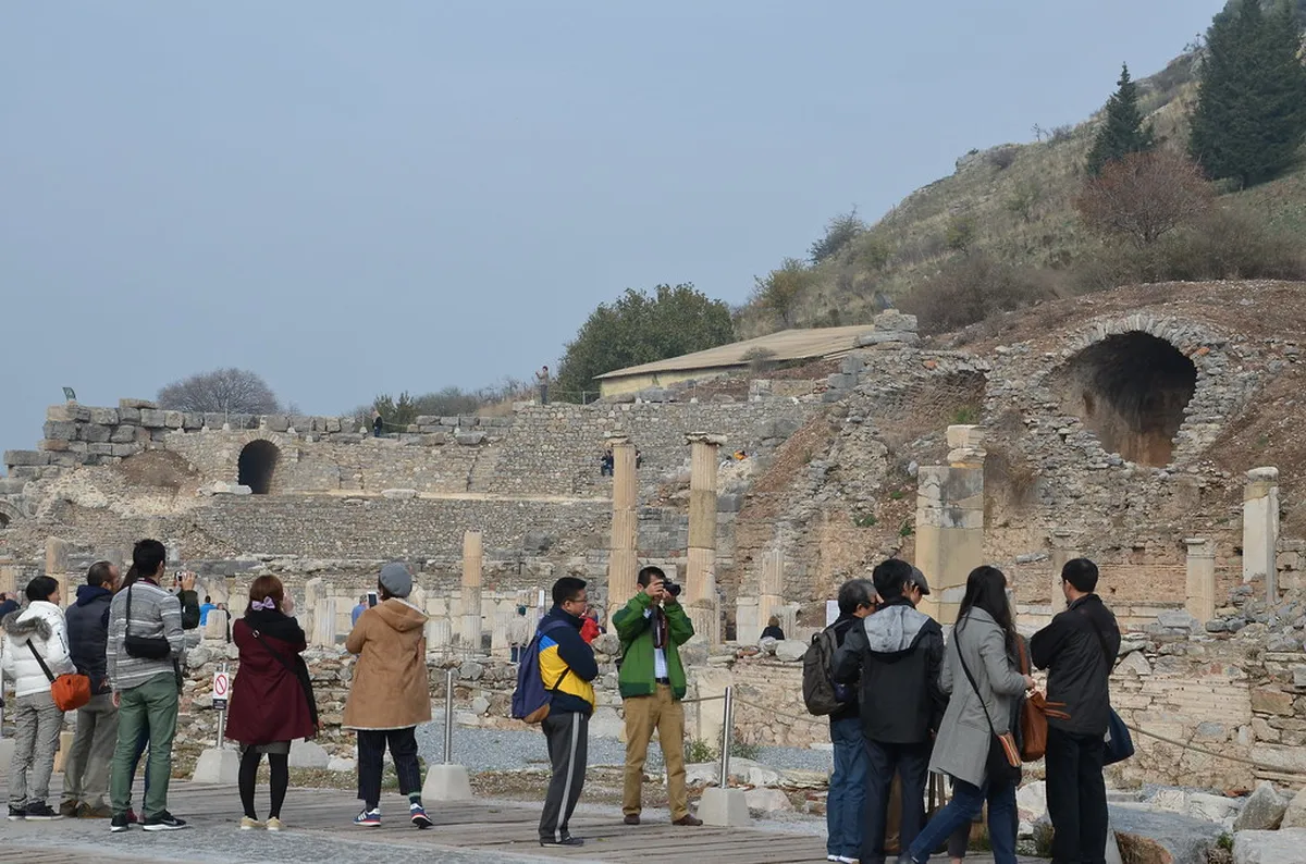 How to Book İzmir Tours in 2025: Your Complete Guide