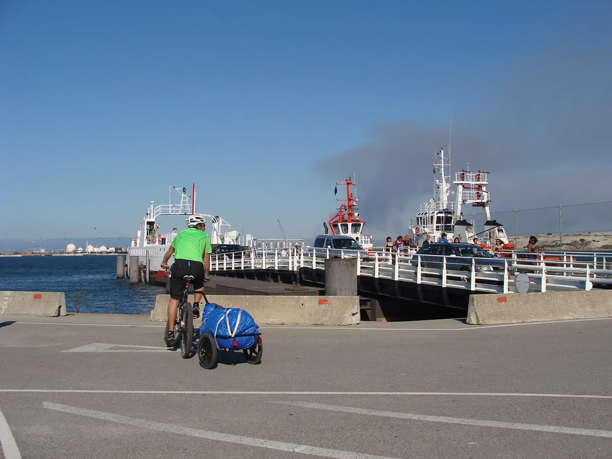 How to Get Around Aveiro in 2025: Your Ultimate Transport Guide