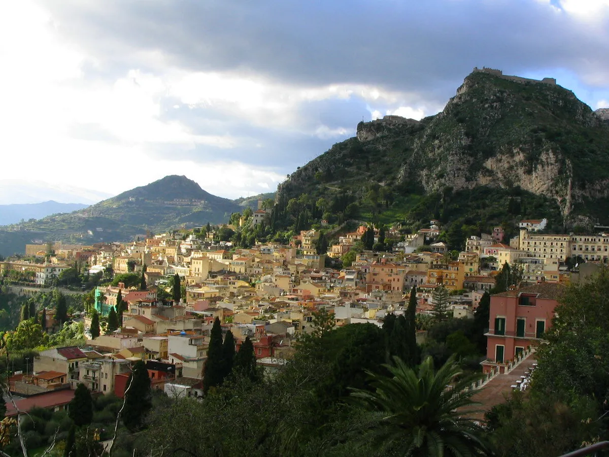 How to Get Around Taormina in 2025: Your Essential Guide