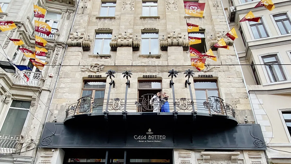 Identify Art Nouveau Architectural Elements in Ålesund