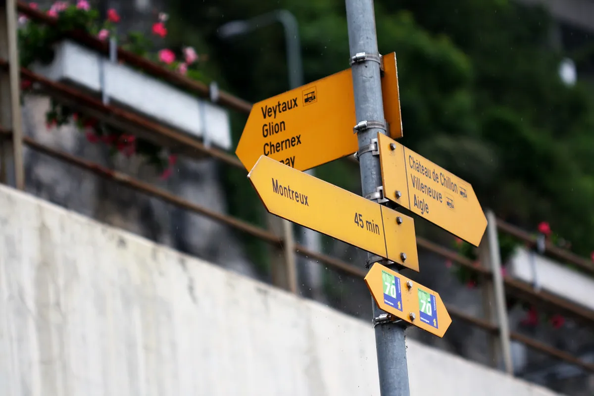 Your Ultimate Montreux Lakeside Walk Guide 2025