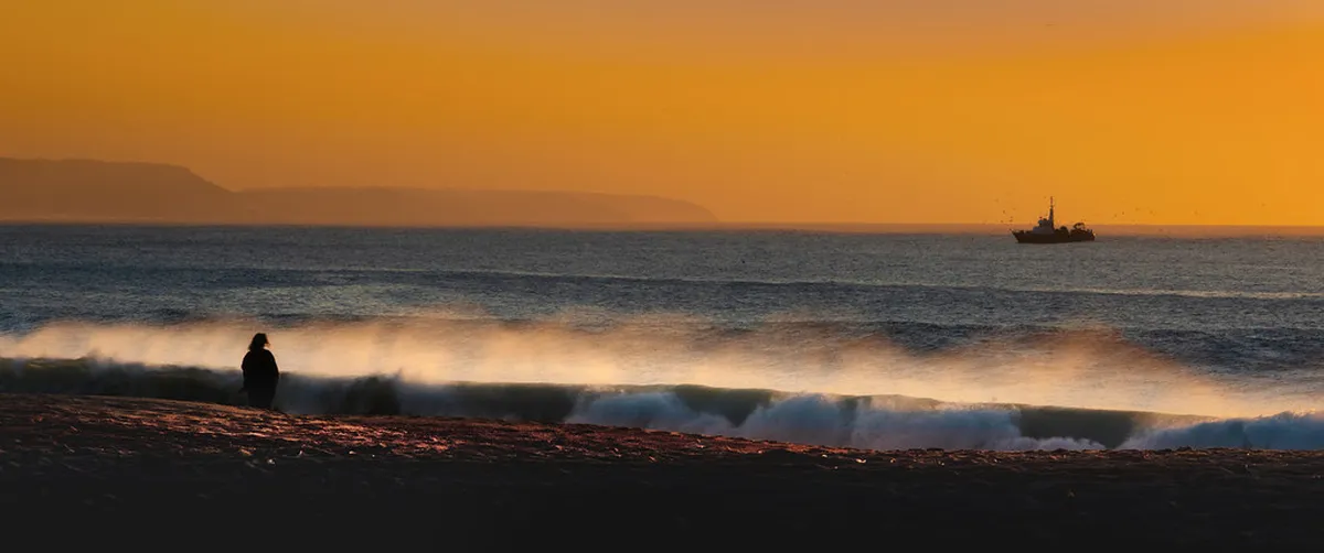 Nazaré Itinerary: First-Timer's Ultimate 2025 Guide
