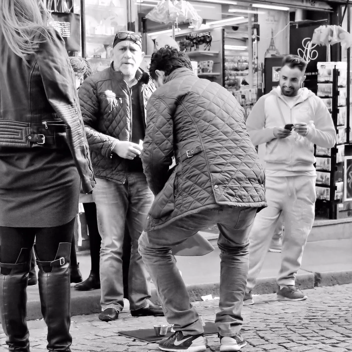 Stay Safe in Paris: Scams to Avoid in 2025