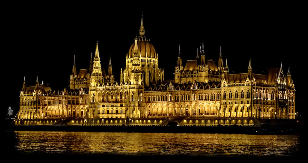 Oslo's Parliament House Architecture Guide