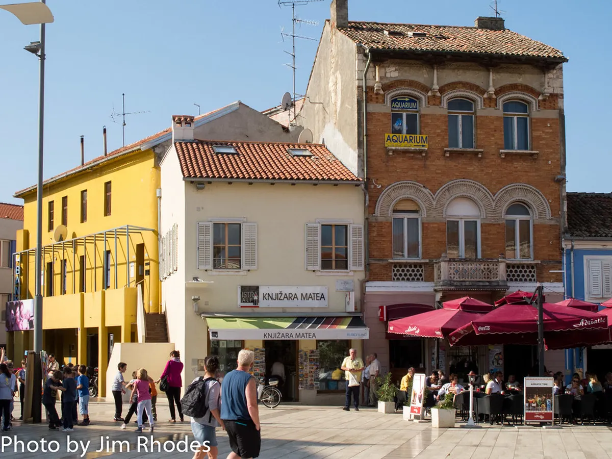 Poreč Nightlife Guide: Best Bars & Clubs for First-Timers 2025