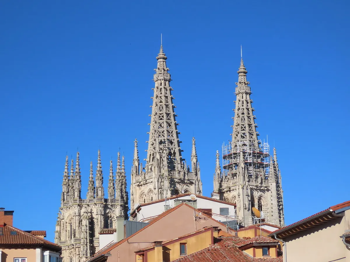 Reims Walking Tour Guide: Explore Historic Champagne City