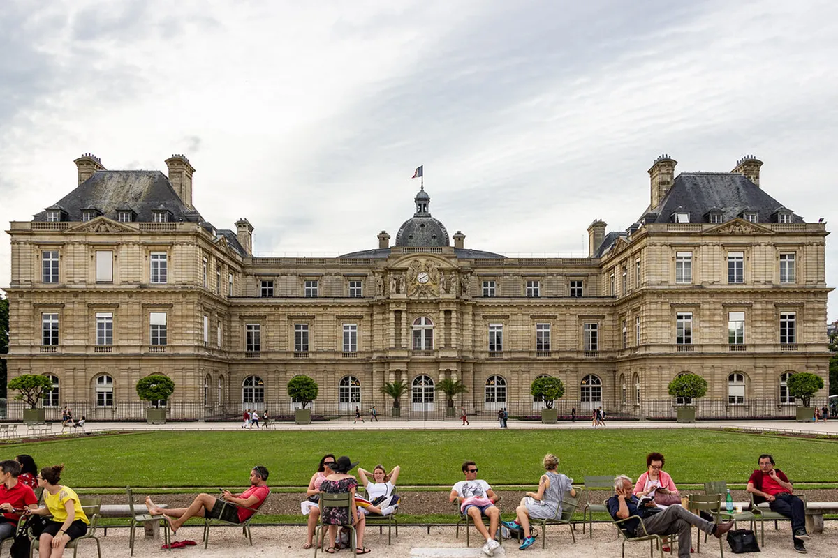 Royal Palace Oslo: Architecture & History Guide