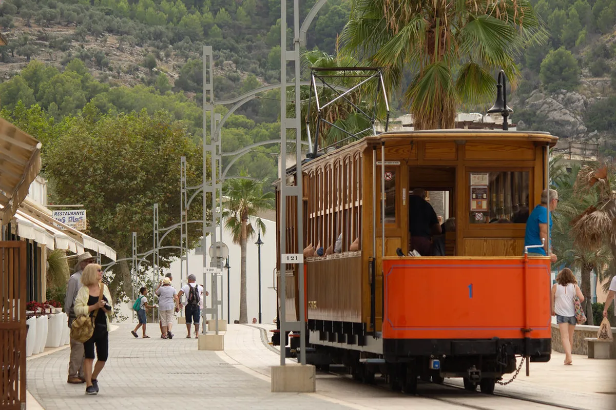 Solle Town Sóller Old Town Walking Guide: Discover Its Historic Charm | ItiMaker ...