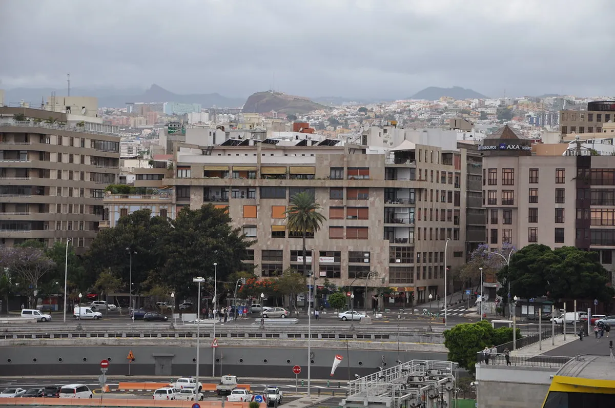 Santa Cruz de Tenerife Transport: Your 2025 Travel Guide