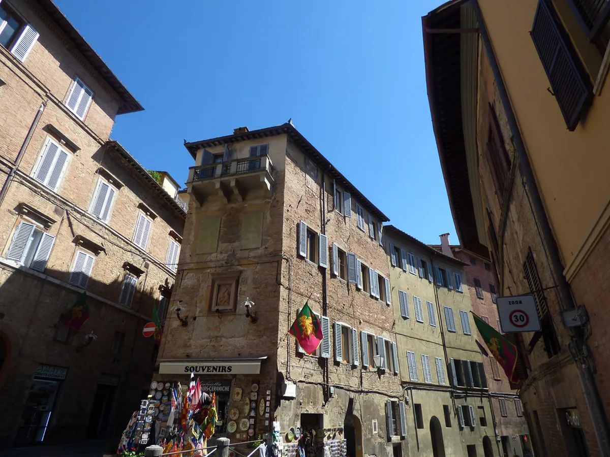 Siena Souvenir Shopping Guide 2025: Top Finds