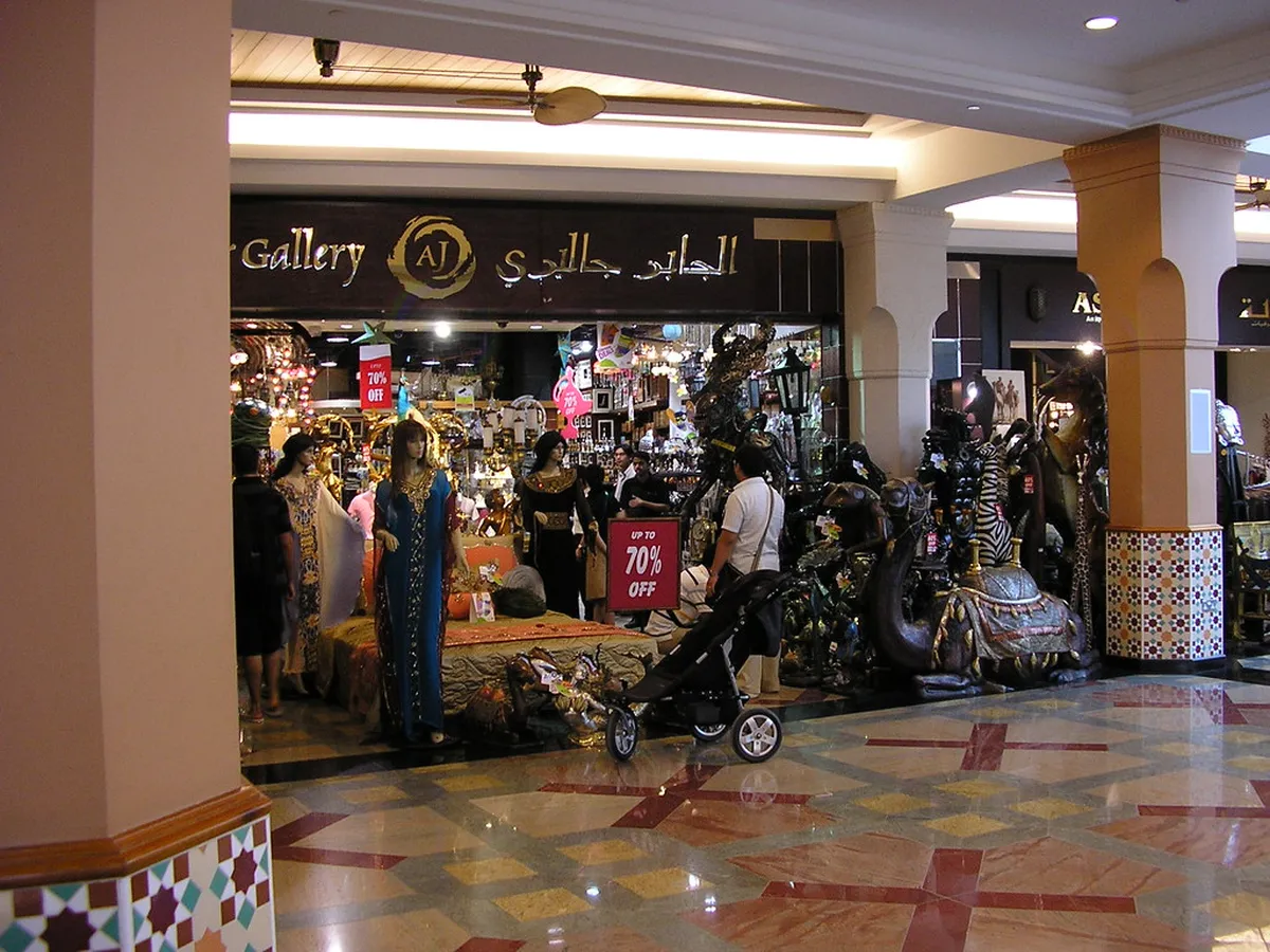 Souvenir Shopping Ålesund Architecture: Unique Finds 2025