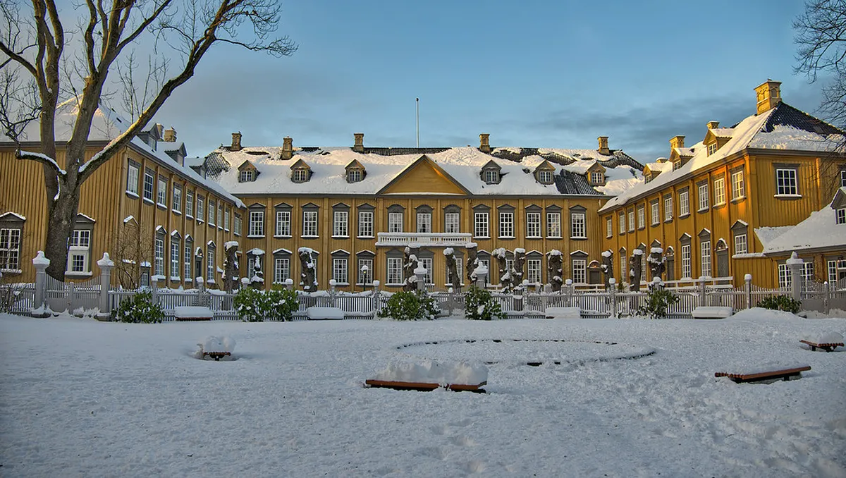 Stiftsgården Guided Tour Booking in Trondheim 2025