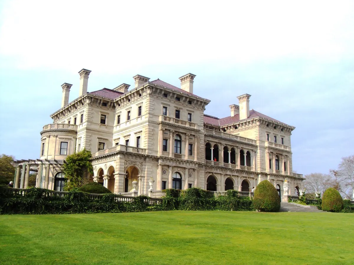 Trianon Palaces Visiting Tips for Versailles in 2025