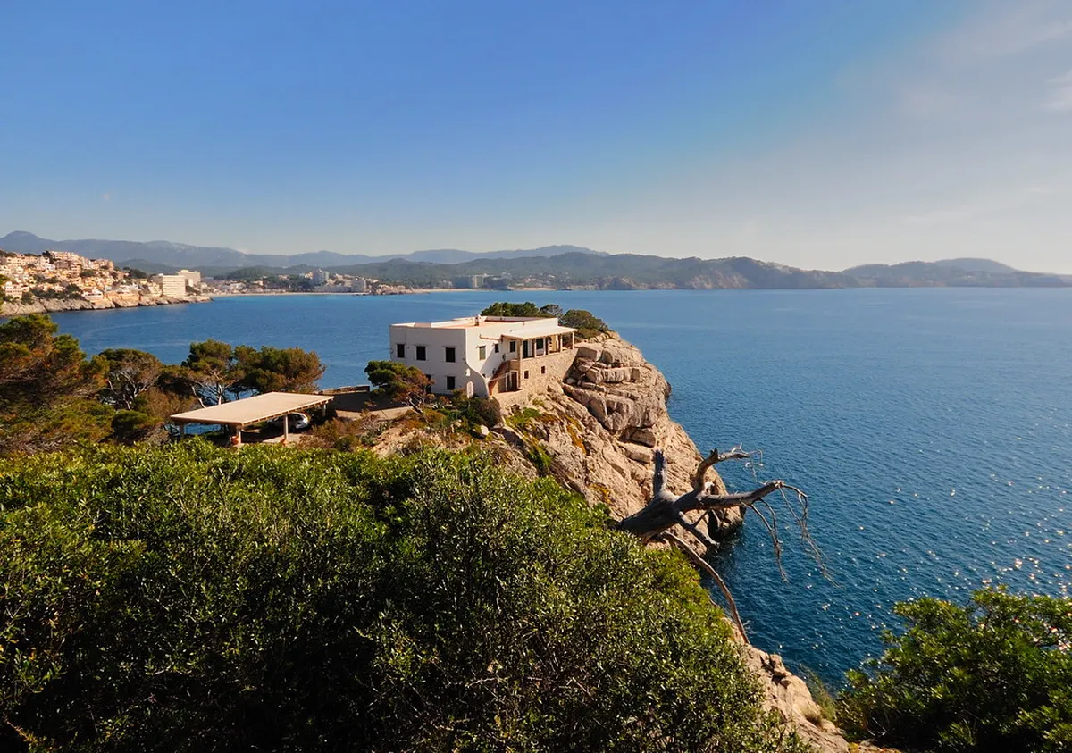 Where to Stay in Cala Gonone: Best Hotels & Areas 2025