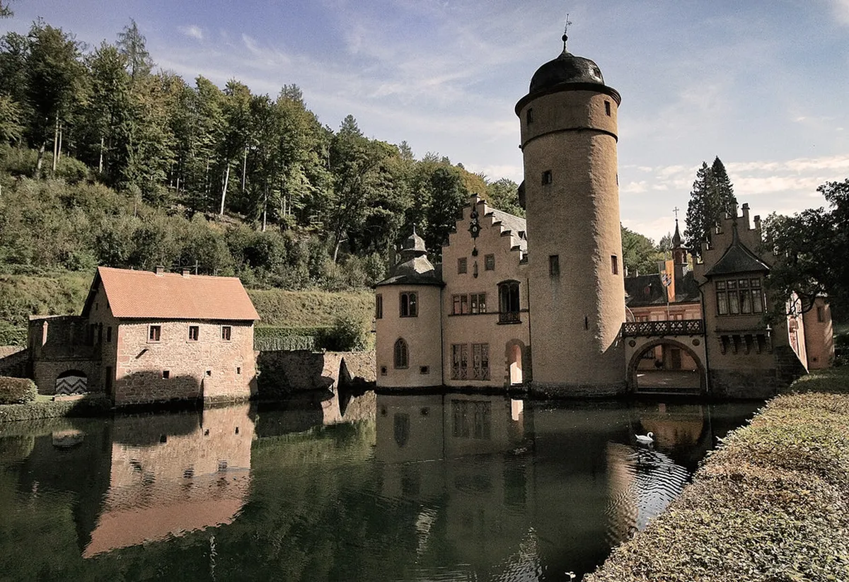 Avoid Würzburg First-Timer Mistakes: Essential Travel Guide