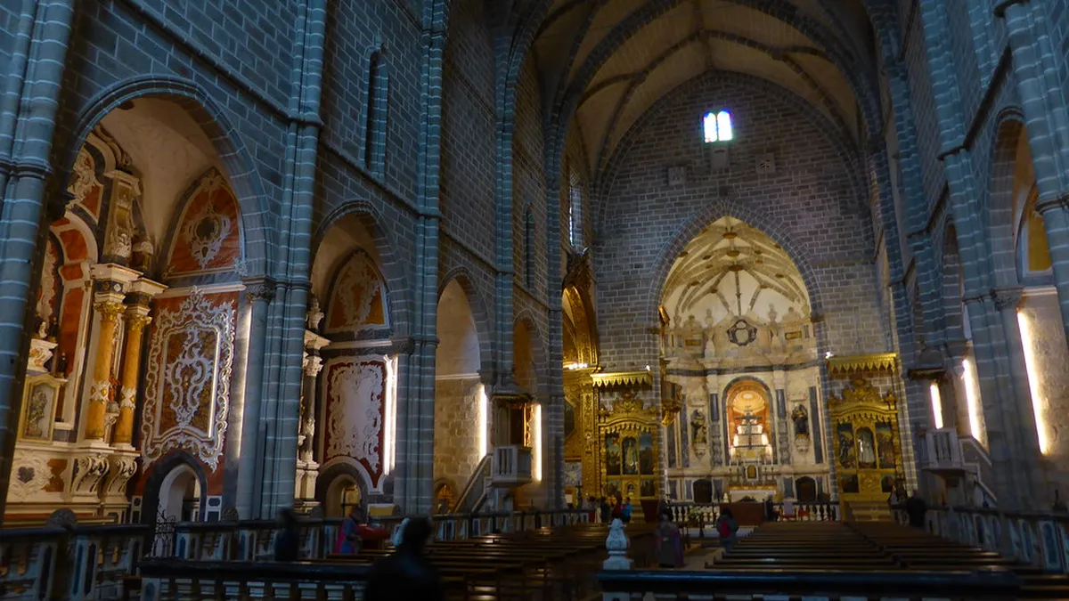 Évora Bone Chapel Tickets: Your Guide for Visiting in 2025